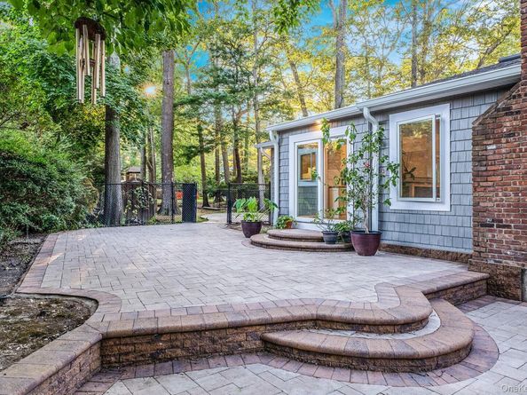 2 Rawlings Drive, Melville NY 11747