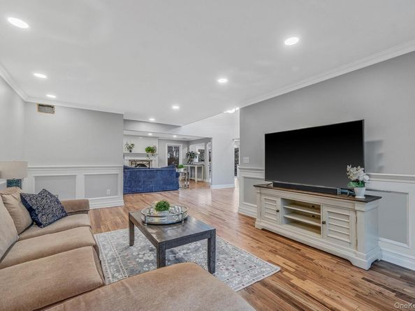 2 Rawlings Drive, Melville NY 11747