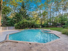 2 Rawlings Drive, Melville NY 11747