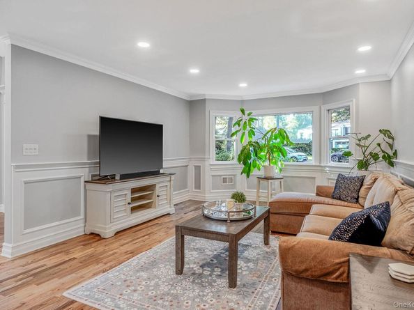 2 Rawlings Drive, Melville NY 11747