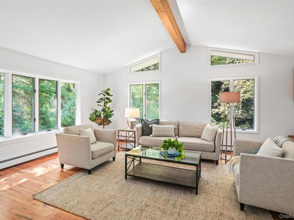 40 Lakeview Pass, Katonah NY 10536