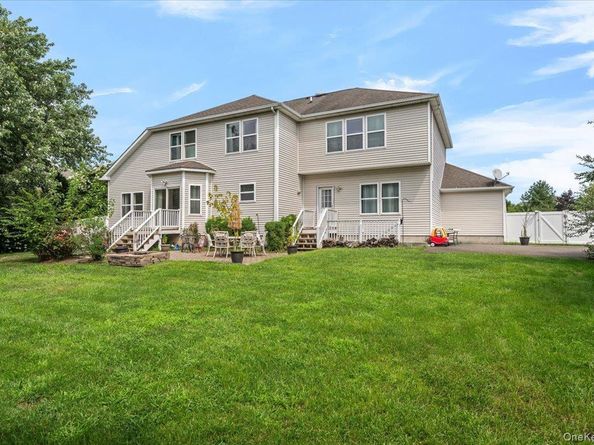 23 Island Trail, Mount Sinai NY 11766