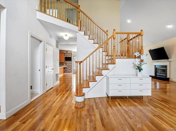23 Island Trail, Mount Sinai NY 11766