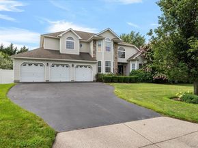 23 Island Trail, Mount Sinai NY 11766