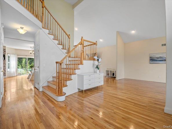 23 Island Trail, Mount Sinai NY 11766