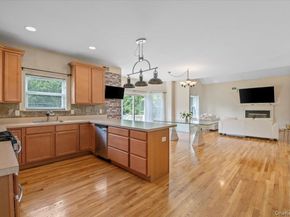 23 Island Trail, Mount Sinai NY 11766