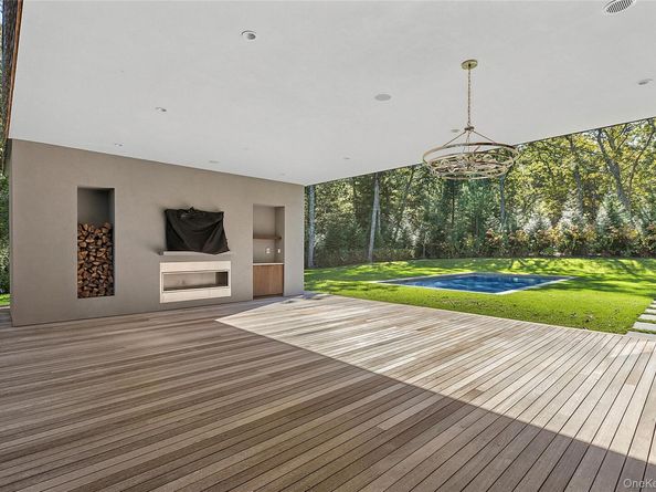 26 Alewive Brook Road, East Hampton NY 11937