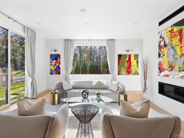 26 Alewive Brook Road, East Hampton NY 11937