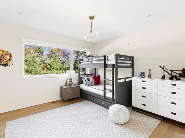 26 Alewive Brook Road, East Hampton NY 11937