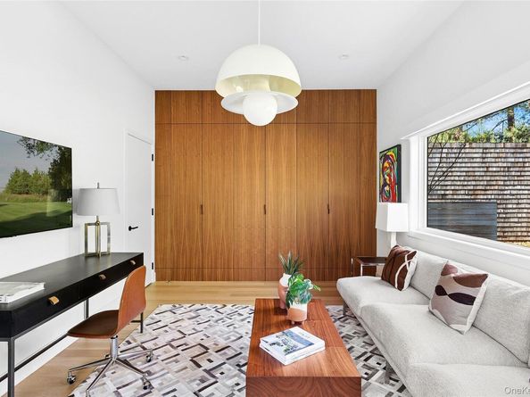 26 Alewive Brook Road, East Hampton NY 11937