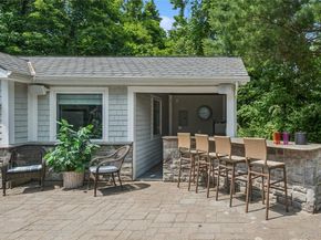 3 The Brae, Woodbury NY 11797