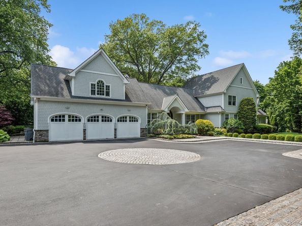 3 The Brae, Woodbury NY 11797