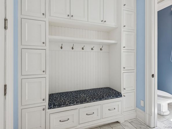 3 The Brae, Woodbury NY 11797