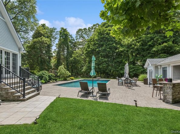 3 The Brae, Woodbury NY 11797