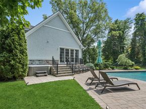 3 The Brae, Woodbury NY 11797