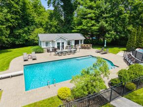 3 The Brae, Woodbury NY 11797