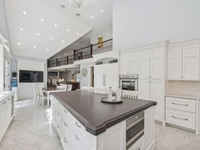 3 The Brae, Woodbury NY 11797