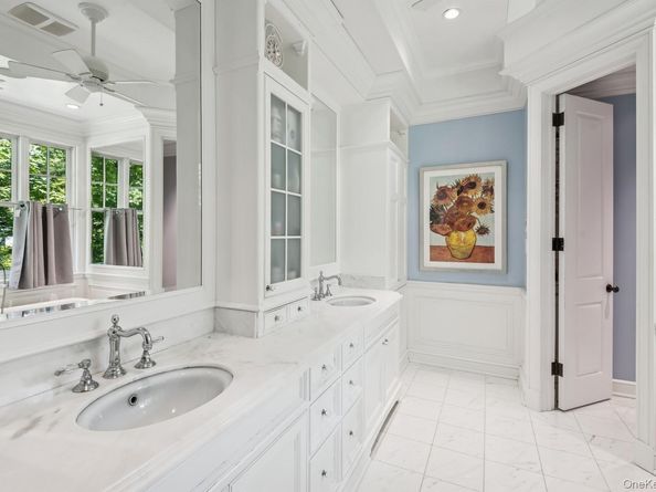 3 The Brae, Woodbury NY 11797