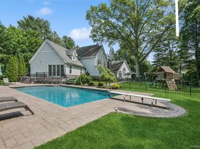 3 The Brae, Woodbury NY 11797
