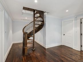 3 The Brae, Woodbury NY 11797