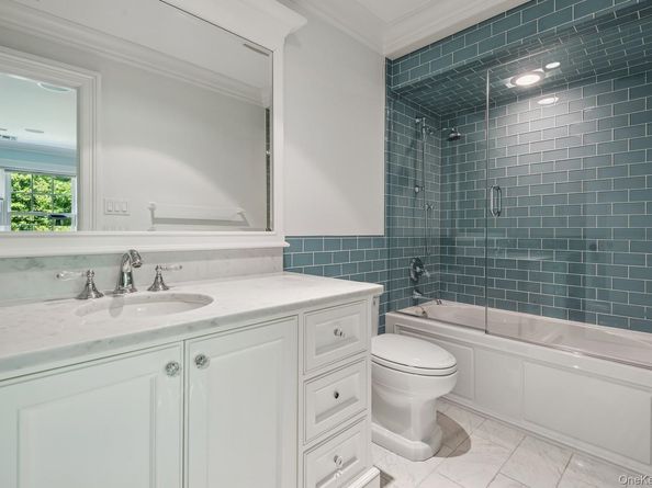 3 The Brae, Woodbury NY 11797