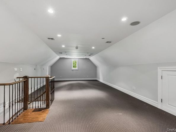 3 The Brae, Woodbury NY 11797