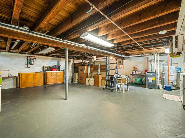 12 Hawthorne Street, Williston Park NY 11596