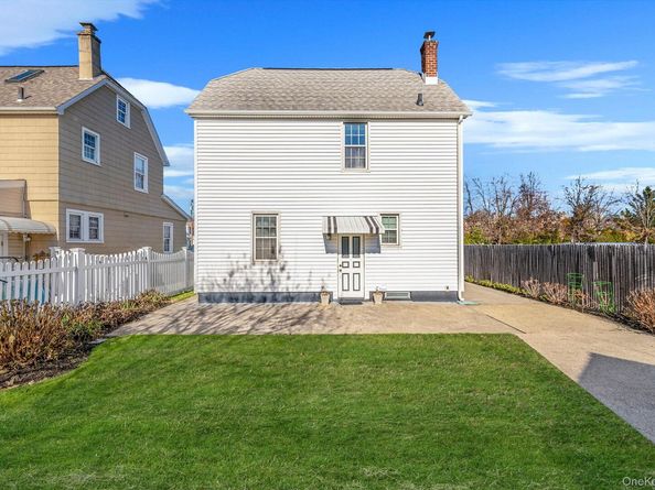 12 Hawthorne Street, Williston Park NY 11596