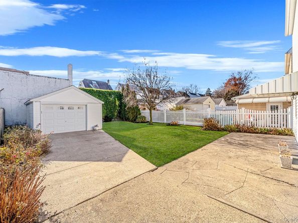 12 Hawthorne Street, Williston Park NY 11596