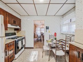 12 Hawthorne Street, Williston Park NY 11596