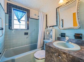 12 Hawthorne Street, Williston Park NY 11596