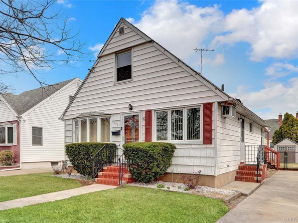 932 Cherry Lane, Floral Park NY 11001