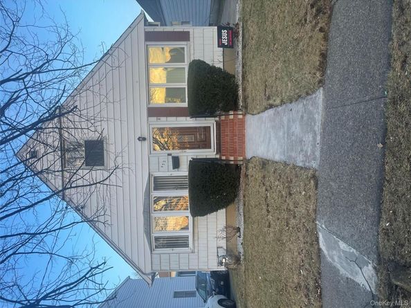 932 Cherry Lane, Floral Park NY 11001