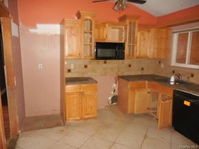 2 Hollow Street, Bellport NY 11713