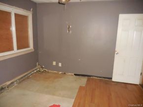 2 Hollow Street, Bellport NY 11713