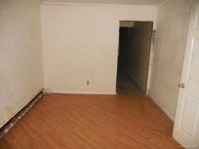 2 Hollow Street, Bellport NY 11713