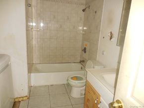 2 Hollow Street, Bellport NY 11713