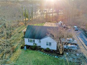 10 Eastport Manor Road, Eastport NY 11941