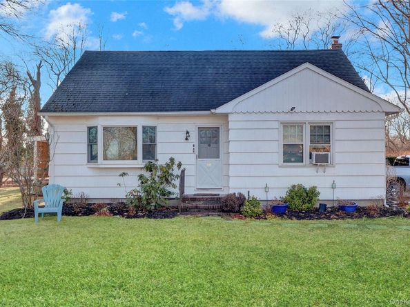 10 Eastport Manor Road, Eastport NY 11941