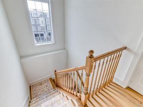 121 Marina Pointe Drive 121, East Rockaway NY 11518