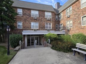 30 Daley Place 146, Lynbrook NY 11563