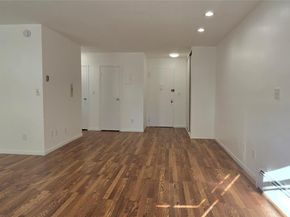 30 Daley Place 146, Lynbrook NY 11563