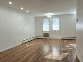 30 Daley Place 146, Lynbrook NY 11563