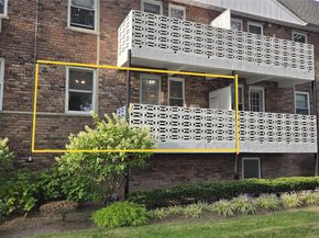 30 Daley Place 146, Lynbrook NY 11563