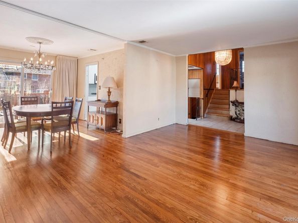 19 Birchwood Park Drive, Syosset NY 11791