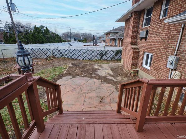 19 Birchwood Park Drive, Syosset NY 11791