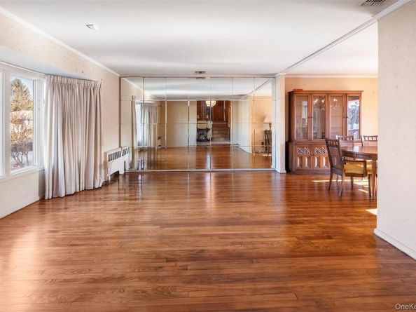 19 Birchwood Park Drive, Syosset NY 11791