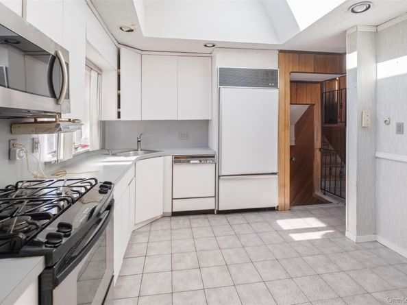 19 Birchwood Park Drive, Syosset NY 11791