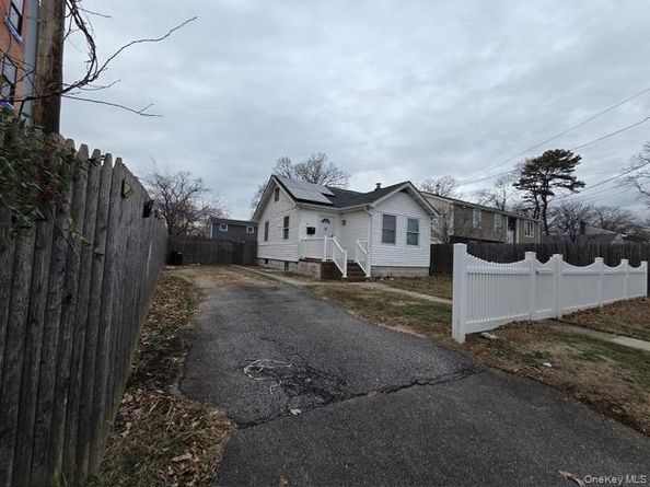 10 N 15th Street, Wyandanch NY 11798