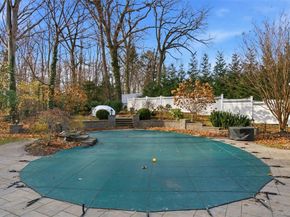 22 Knott Drive, Glen Cove NY 11542